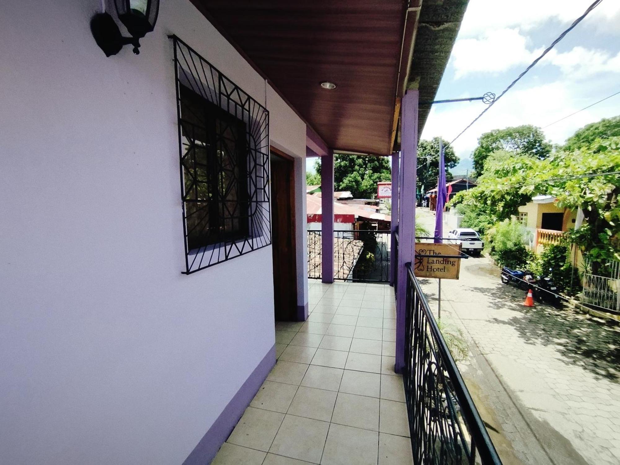 The Landing Hotel And Restaurant Moyogalpa Buitenkant foto