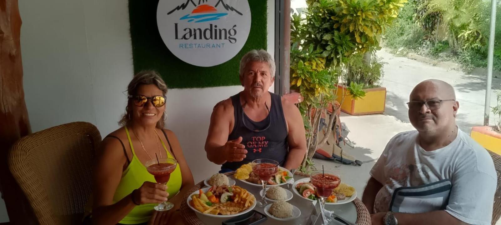 The Landing Hotel And Restaurant Moyogalpa Buitenkant foto