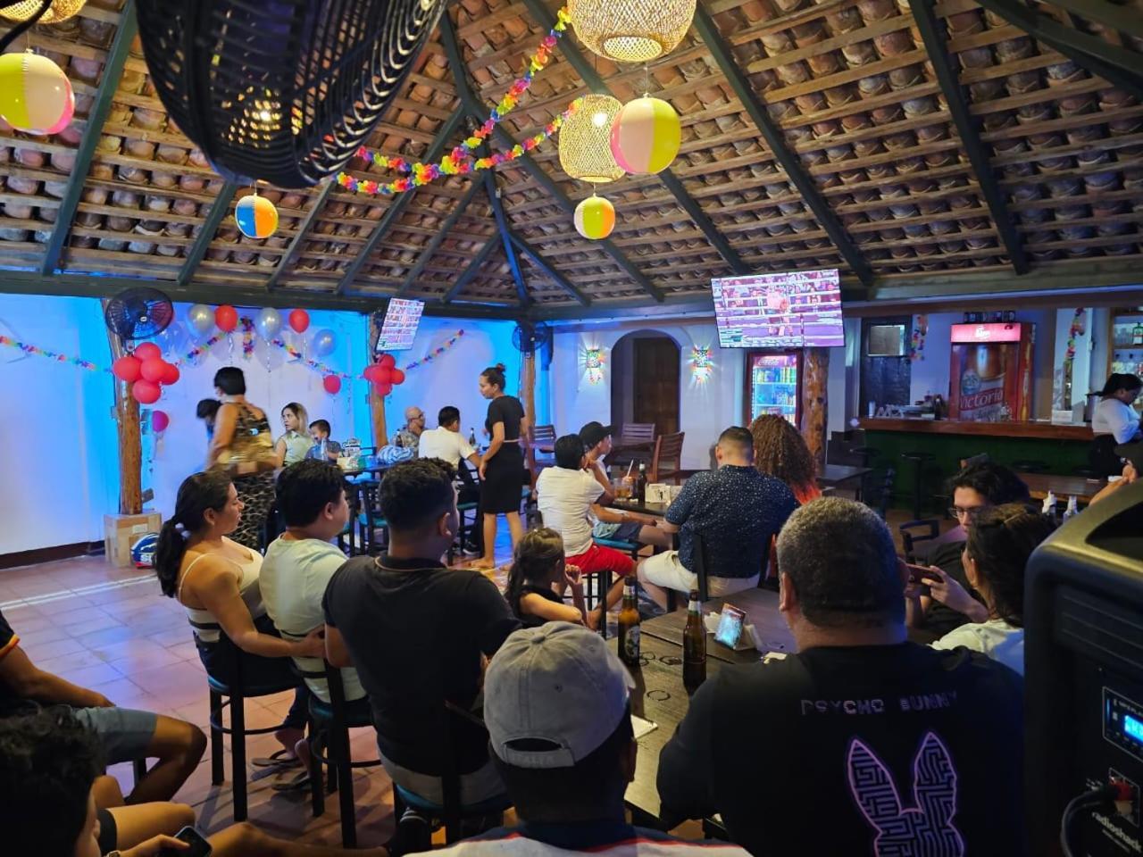 The Landing Hotel And Restaurant Moyogalpa Buitenkant foto