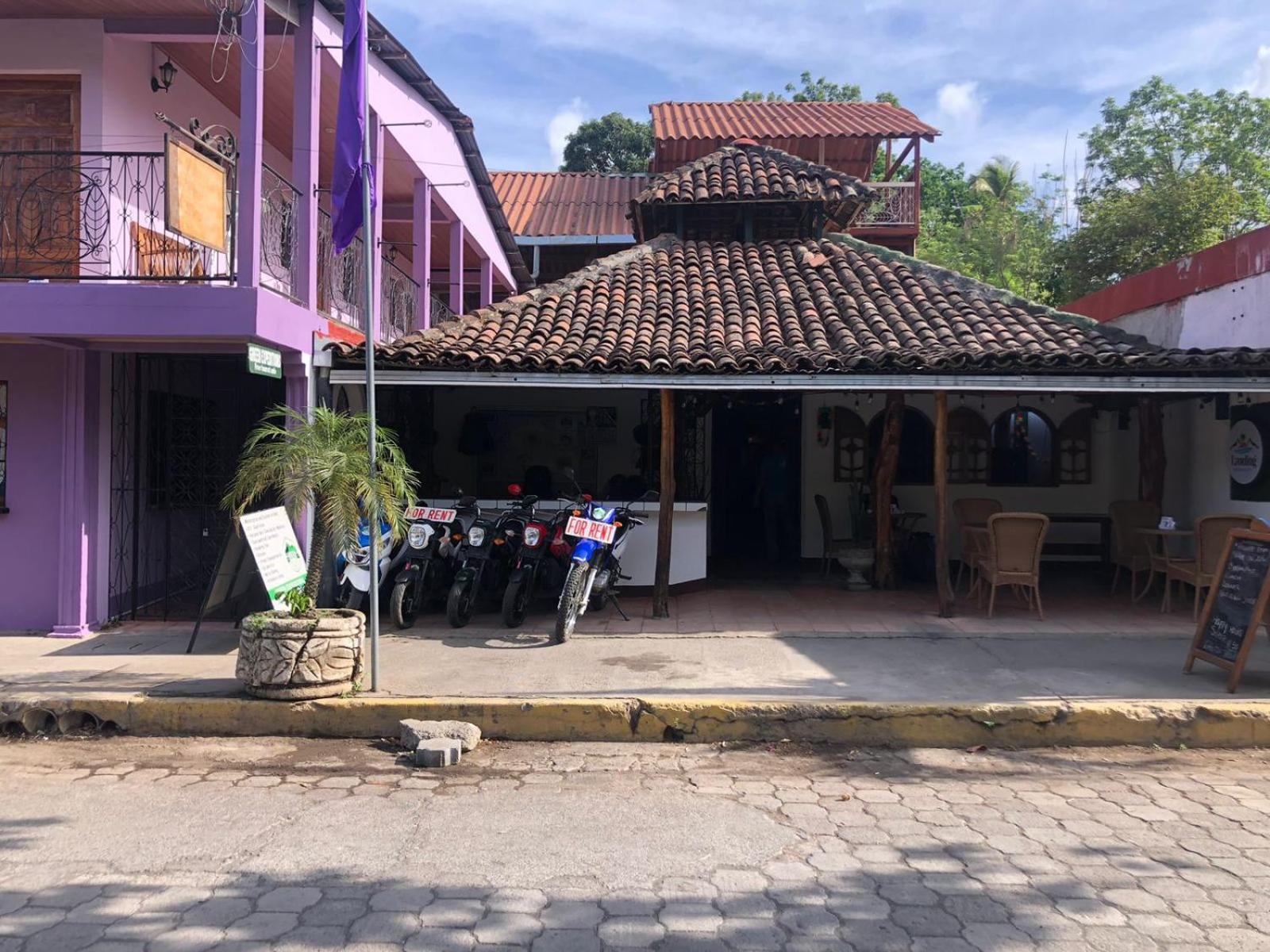 The Landing Hotel And Restaurant Moyogalpa Buitenkant foto