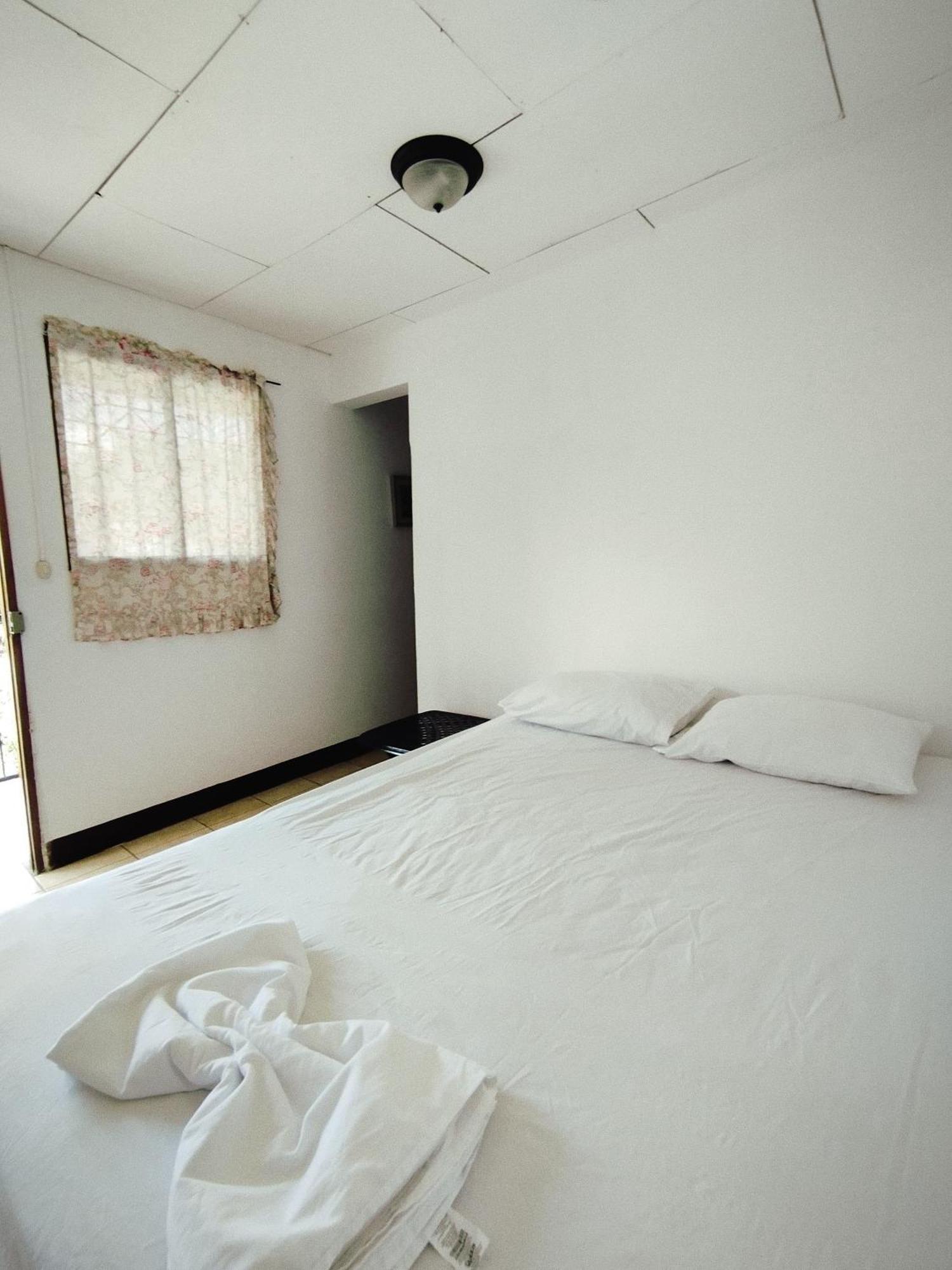 The Landing Hotel And Restaurant Moyogalpa Buitenkant foto