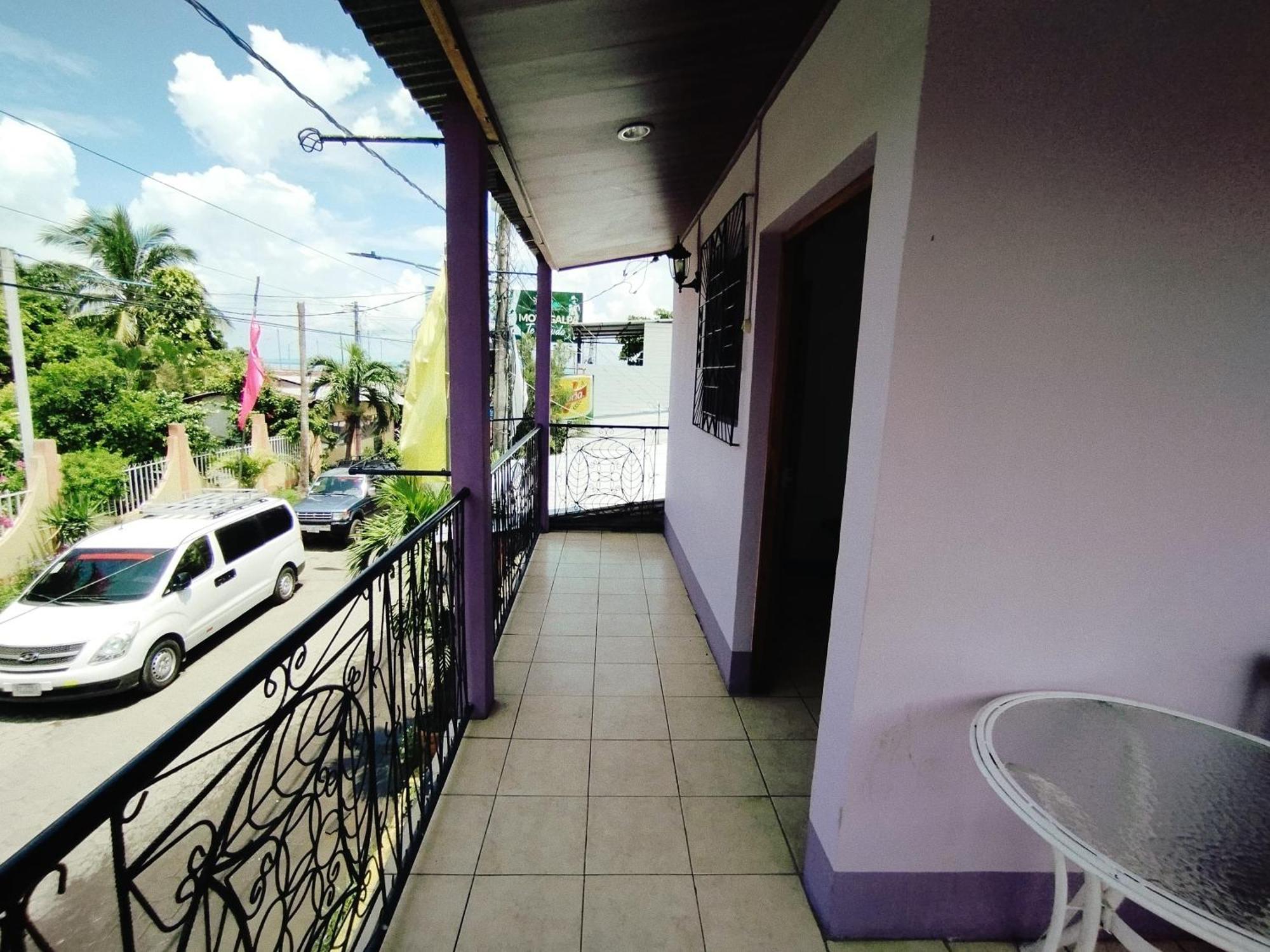 The Landing Hotel And Restaurant Moyogalpa Buitenkant foto